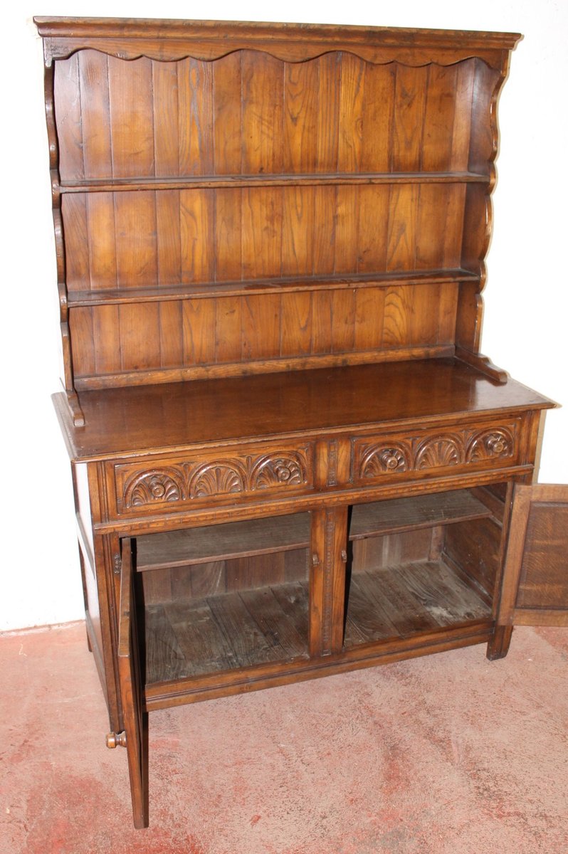 Geschnitzte Kommode aus Goldener Eiche mit Vitrine, 1960er bei Pamono