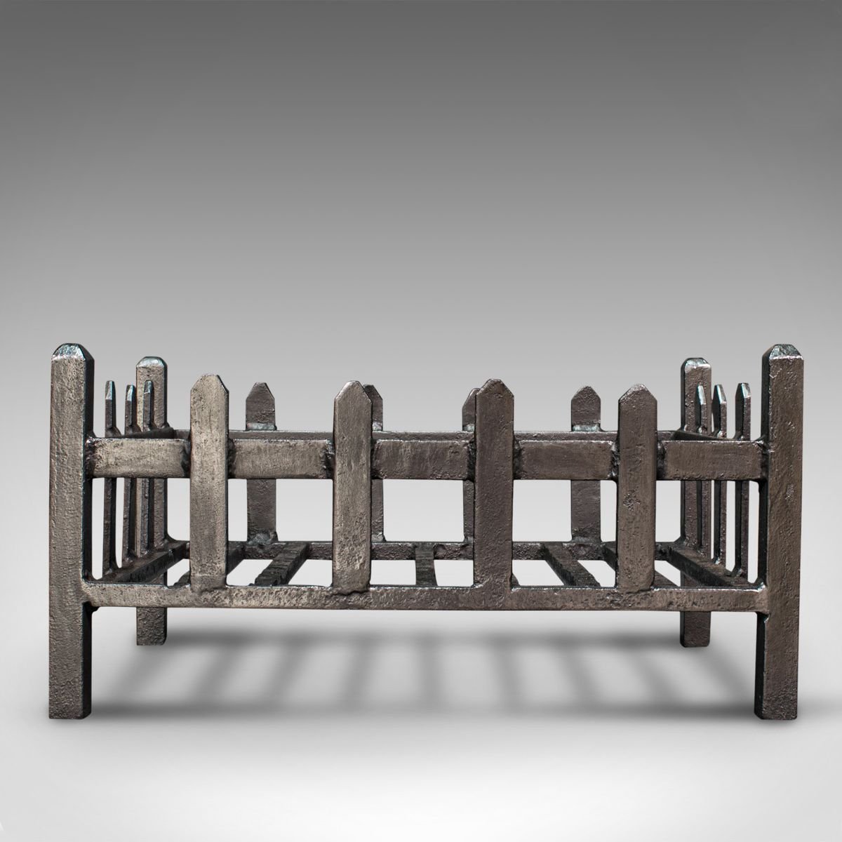 Antiker Spätviktorianischer Englischer Kamin aus Gusseisen, 1900er bei