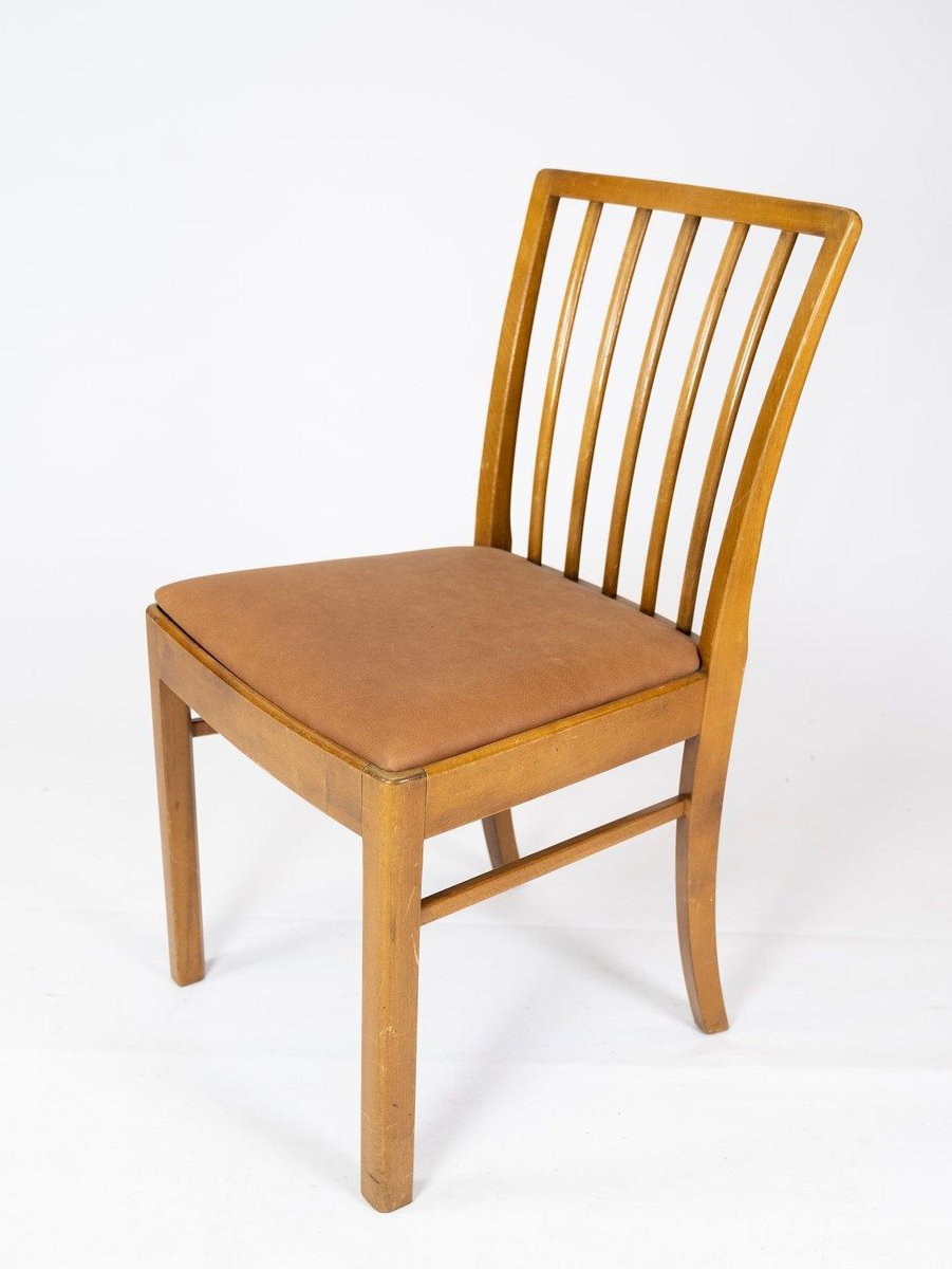 Esszimmerstühle aus Hellem Holz und Cognacfarbenem Leder, 1940er, 10er
