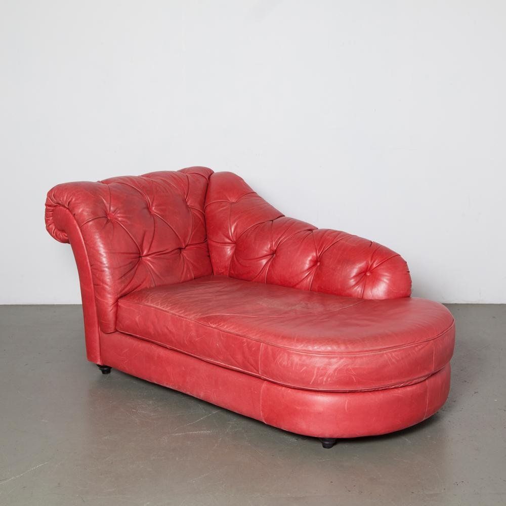 red lounge arm chair