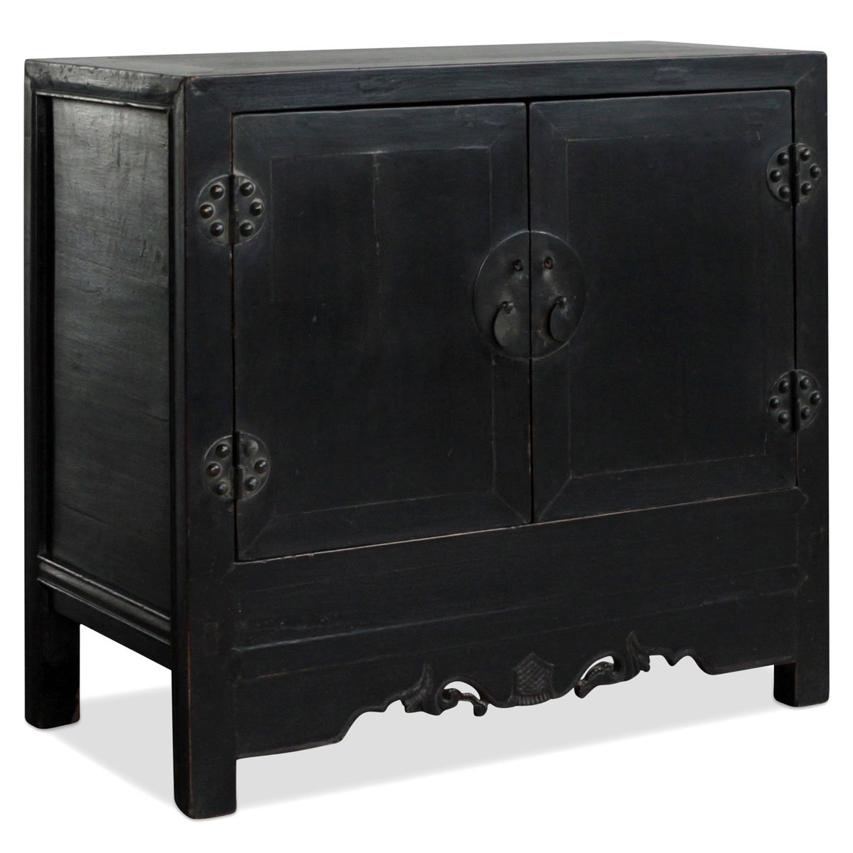 Schwarz lackierter Schrank mit geschnitzter Schürze bei Pamono kaufen