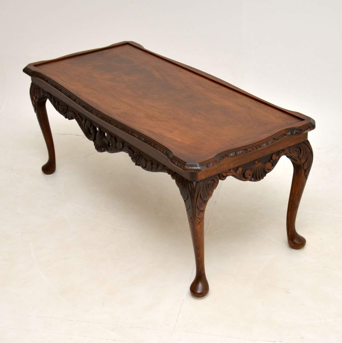 Antique Queen Anne Style Mahogany Coffee Table For Sale At Pamono