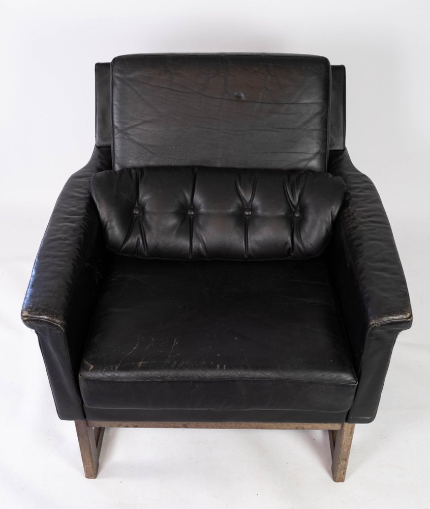 Black Leather Easy Chair by Illum Wikkelsø for sale at Pamono