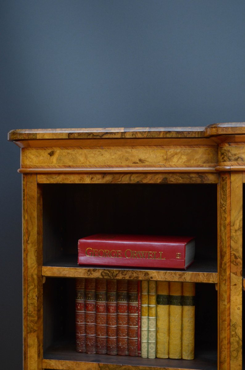 Victorian Walnut Bookcase for sale at Pamono