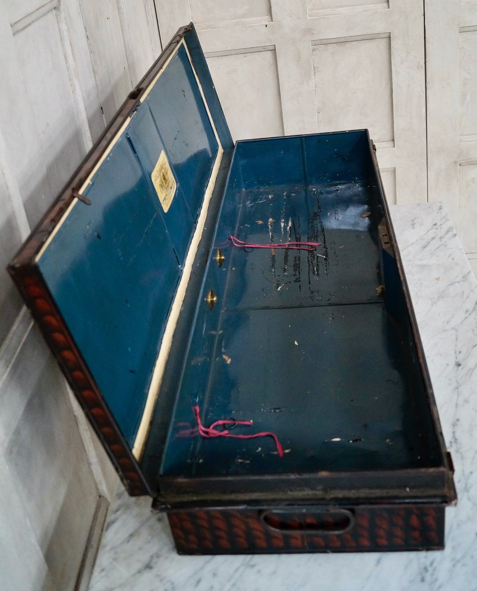 Antique Judges Robe Box from Ede & Ravenscroft for sale at Pamono