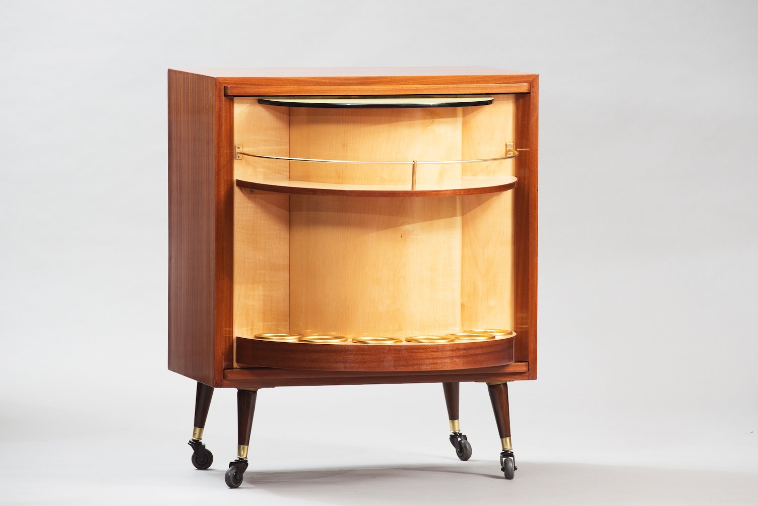 Drehbarer Mid-Century Modern Barschrank auf Rollen bei Pamono kaufen
