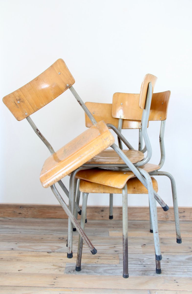 Chaise d'Ecolier Vintage en Bois en vente sur Pamono