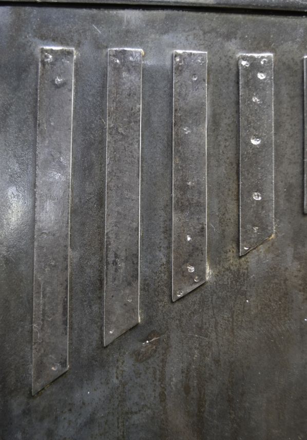 Industrial Medizinschrank, 1930er bei Pamono kaufen